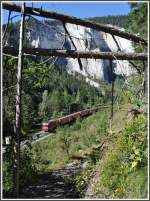 RE1240 in der Ruinaulta zwischen Versam-Safien und Valendas-Sagogn. (13.09.2011)