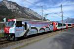 Die hellblaue Ge 4/4 III 650  Unesco  und die rot-weissen Wagen des Glacier-Express, dazu ideales Fotowetter, was will man mehr.