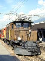 RhB - Ge 6/6I 411 am 07.09.1994 in SAMEDAN - STRECKEN-LOKOMOTIVE - bernahme 26.10.1925 - SLM3044/BBC2241/MFO - 940 KW - Gewicht 66,00t - LP 13,30m - zulssige Geschwindigkeit 55 km/h. 02.08.1931a nach Unfall Stugl - Wiederinbetriebnahme 10.03.1932 - 09.02.2000a nach Unfallschaden Reichenau - Ausgestellt Deutsches Museum Mnchen. Hinweis: jetzt ohne Bremswiderstnde auf Dach!
