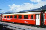 RhB - A 1227 am 20.06.1999 in Landquart - 1.Klasse Einheitspersonenwagen Typ I - bernahme 20.12.1962 - FFA/SIG - Fahrzeuggewicht 20,00t - Sitzpltze 36 - LP 18,42m - zulssige Geschwindigkeit 90 km/h - 3=20.11.1991 2=16.06.1996 - Logo RhB in rhtoromanisch - Lebenslauf: ex A4 1227 - 1964 A 1227. Hinweis: Klassezahlen klein, hoher Anschriftenblock, dnne Betriebsnummern, gescanntes Dia
