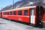 RhB - A 1247 am 13.03.2000 in Scuol - 1.Klasse Pendelzugzwischenwagen mit Notbremsberbrckung - Baujahr 1963 - FFA/SIG/RhB - Fahrzeuggewicht 21,00t - Sitzpltze 36 - LP 18,42m - zulssige Geschwindigkeit 100 km/h - 3=25.06.1999 - Logo RhB in deutsch. Lebenslauf: ex AB4 1523 - 1969 AB 1523 - 25.06.1999 A 1247 - gescanntes Dia
