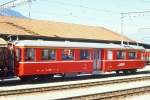 RhB - A 1252 am 09.09.1990 in Chur - 1.Klasse Mitteleistiegswagen in leichter Stahlbauart - Baujahr 1939 - SWS/SIG - Fahrzeuggewicht 18,00t - Sitzpltze 36 - LP 17,63m - zulssige Geschwindigkeit 80 km/h - 2=04.11.1992 - Logo nur RhB. Lebenslauf: ex AB4 252 - 1948 B4 1252 - 1964 A 1252 - 04.07.2006 Abbruch - Hinweis: noch ohne Anschriftenblock, gescanntes Dia
