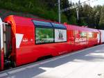 RhB - Speissewagen WRp 3822 im Bahnhof Reichenau-Thamins am 07.05.2015