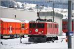 Ge 6/6 II 702  Curia  und Hilfswagen in Landquart. (19.01.2016)