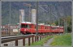 S2 1566 mit zwei Be 4/4 Triebwagen, einem Steuer- und einem Zwischenwagen bei Chur West.