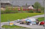 Der Sockenhitsch gehrt zu Landquart wie die RhB und SBB, zwischen deren beiden Geleisen er sein Geschft mit Socken, Hosentrgern, Edelweisshemden und anderem Krimskram versieht.