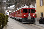 Dieselbe Komposition einen Tag später in Le Prese, wo die Bernina-Bahn zur Straßenbahn wird. (ABe 55 und 56 mit Regio nach St. Moritz, kurz nach der Abfahrt in Le Prese, 29.1.20