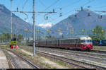 Der SBB Historic RAe TEE II 1053 steht am 22. April 2017 im Bahnhof Domodossola abgstellt und wartet auf die Rückfahrt nach Olten. Der FS-Rangierdiesel präsentiert sich ebenfalls von seiner besten Seite. Für das Umstellen des TEE-Vierstromtriebzugs wurde die Diesellok wohl nicht gebraucht, dieser kann seit 2014 wieder unter allen vier Stromsystemen verkehren, für die er ursprünglich gebaut wurde (15 kV AC, 25 kV AC, 3 kV DC, 1.5 kV DC).