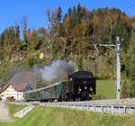 Eb 3/5 5810  Habersack  der Dampfbahn Bern unterwegs am 15. Oktober 2017 von Bauma via Fischenthal nach Wald zwischen Bauma und Steg.