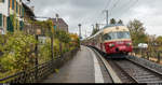 Der SBB Historic RAe TEE II 1053 durchfährt am 27. Oktober 2018 auf Gönnerfahrt von Zürich nach Lausanne den Bahnhof Ligerz am letzten kurzen Einspurabschnitt seiner Reise.