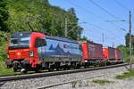 193 476  Novara  unterwegs nach Basel am Nachmittag des 17.05.2020 bei Schinznach-Dorf an der Bözberglinie.