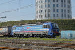 Siemens Vectron 193 517-0 durchfährt den Bahnhof Pratteln.