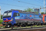 Siemens Vectron 193 521-2 durchfährt den Bahnhof Pratteln.