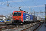 Doppeltraktion, mit den Loks 474 004-9 und 189 107-6 durchfährt den Bahnhof Pratteln.