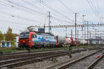 Siemens Vectron 193 471-0 durchfährt den Bahnhof Pratteln.