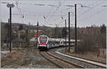 Die beiden SBB CFF LEX RABe 522 223 und 232 verlassen als Léman Express SL2 von Annecy nach Coppet den Bahnhof von Pringy und passieren dabei das offene Ausfahr-Semaphor Richtung Groisy