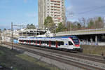 RABe 523 011, auf der S1, fährt Richtung Bahnhof Muttenz.