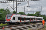 RABe 522 209, auf der S1, fährt beim Bahnhof Kaiseraugst ein. Die Aufnahme stammt vom 13.06.2016.