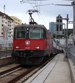 SBB Re 420 227+230 LION kam am 13. September 2017 mit der S19 nach Effretikon auf Gleis 2 im Bahnhof ZH Oerlikon an. Das Bild entstand südlich (-Richtung Zürich HB)auf dem Perron des Gleis 2 (-öffentliches Gelände!).