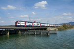 RABe 511 002 fährt am 10.04.2016 als S5 Zug-Pfäffikon SZ von Rapperswil Richtung Hurden.