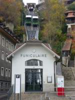 Fribourg/Freiburg - Blick von der Talstation auf die Standseilbahn in der Unterstadt am 09.11.2009