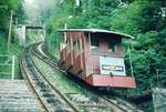 Montreux_Funiculaire_Territet-Mt.Fleuri_Einer der beiden Wagen war stets verschlossen ('voiture hors service') aus Rationalisierungsgründen.__09-1976