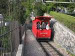 S Polybhnli - der Studentenexpress: Diese kleine Standseilbahn befrdert seine Passagiere vom Zentral an der Limmat auf die Polyterasse.