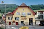 Vinifuni-Talstation in Ligerz-Glresse. Gebude von 1911-12, aufgestockt im Jahre 1924. Nur ein paar Schritte von der SBB-Station Ligerz entfernt, ist ein Umsteigen besonders praktisch. Aufnahme vom 24. Mai 2012, 18:56