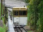 Goldenpass - Funiculaire Territet – Glion  Wagen Nr.2 kurz vor der Bergstation am 16.10.2013