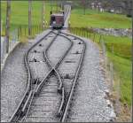 Eine etwas ungewohnte Anordnung der Kreuzungsgleise bei der Stanserhornbahn, sind es hier doch zwei Schienenstrnge, die gerade in die Ausweiche einmnden.