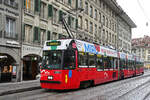 Be 4/6 Vevey Tram 737 mit der Werbung für eine Miro Ausstellung im Paul Klee Museum, auf der Linie 7, bedient am 17.04.2023 die Haltestelle Bärenplatz.