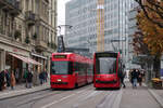 Be 4/8 732 und Be 4/6 755 in Bern, Hirschengraben am 03.12.2022. 