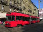 Be 4/8 mit der Betriebsnummer 737 auf der Linie 7 bedient die Haltestelle Bubenbergplatz in Bern. Die Aufnahme stammt vom 18.02.2013.