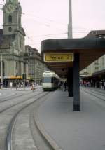 Bern SVB Tram 3 (ACMV/DÜWAG/ABB-Be 4/8 732) Bubenbergplatz / Hauptbahnhof am 7. Juli 1990.