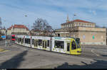 Combino 757 macht bereits seit mehreren Jahren Werbung für Siemens. Am 27. November 2016 konnte das Tram auf der Linie 7 Richtung Ostring beim Helvetiaplatz aufgenommen werden. Die Schatten im Vordergrund gehören zum Welttelegrafendenkmal, welches hier als Fotostandpunkt dient.