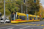 Be 6/10 Tango 182, auf der Linie 10, fährt zur Haltestelle am Bahnhof SBB.