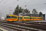 Doppeltraktion, mit dem Be 4/8 202 und dem Be 4/6 208, auf der Linie 17, fährt aus den Depot Hüslimatt Richtung Ettingen.