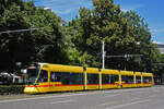 Be 6/10 Tango 184, auf der Linie 10, fährt zur Haltestelle am Bahnhof SBB.