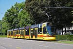 Be 6/10 Tango 152, auf der Linie 10, fährt am 11.07.2023 zur Haltestelle am Aeschenplatz.