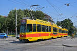 Doppeltraktion, mit dem Be 4/8 212 und dem Be 4/6 260, auf der Linie 11, fährt am 17.08.2023 zur Haltestelle am Bahnhof SBB.