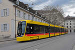 Be 8/10 TINA 4206, auf der Linie 11, fährt am 18.12.2024 den Steinenberg hinunter zur Haltestelle Barfüsserplatz. Aufnahme Basel.