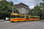 Be 4/8 mit der Betriebsnummer 236 und der Be 4/6 263 auf der Linie 11 fahren zum Lichtsignal beim Bahnhof SBB.