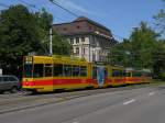 Be 4/8 mit der Betriebsnummer 256 und der Be 4/6 103 auf der Linie 10 auf dem Weg zum Bahnhof SBB.