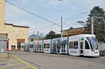 Be 6/8 Flexity 5021, mit der Tissot Werbung, steht auf dem Hof der Hauptwerkstatt.