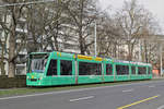 Be 6/8 Combino 316, auf der Linie 8, fährt zur Haltestelle Bahnhof SBB.