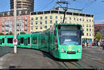 Be 6/8 301 (Siemens Combino) der Basler Verkehrs-Betriebe (BVB) als Linie 2 von Basel, Eglisee (CH), nach Binningen, Kronenplatz (CH), verlässt die Haltestelle Basel, Bahnhof SBB (CH).
[24.7.2019 | 18:00 Uhr]