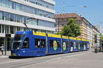 Be 6/8 Flexity 5040 mit der Werbung für die Basler Märkte, auf der Linie 2, bedient die Haltestelle Gewerbeschule. Die Aufnahme stammt vom 19.05.2020.