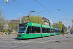 Be 6/8 Combino 307, auf der Linie 8, fährt zur Haltestelle am Bahnhof SBB. Die Aufnahme stammt vom 09.04.2020.