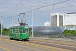 Oldtimer Linie am Tag der Offenen Tür der Basler Verkehrsbetriebe. Hier überquert der Be 4/4 413 die Dreirosenbrücke. Die Aufnahme stammt vom 21.05.2022.