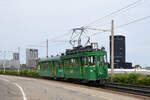 Be 2/2 181 zusammen mit dem B3 1303, auf der Museumslinie 7, fährt zur Endstation beim Depot Dreispitz, wo sich auch das Trammuseum befindet.